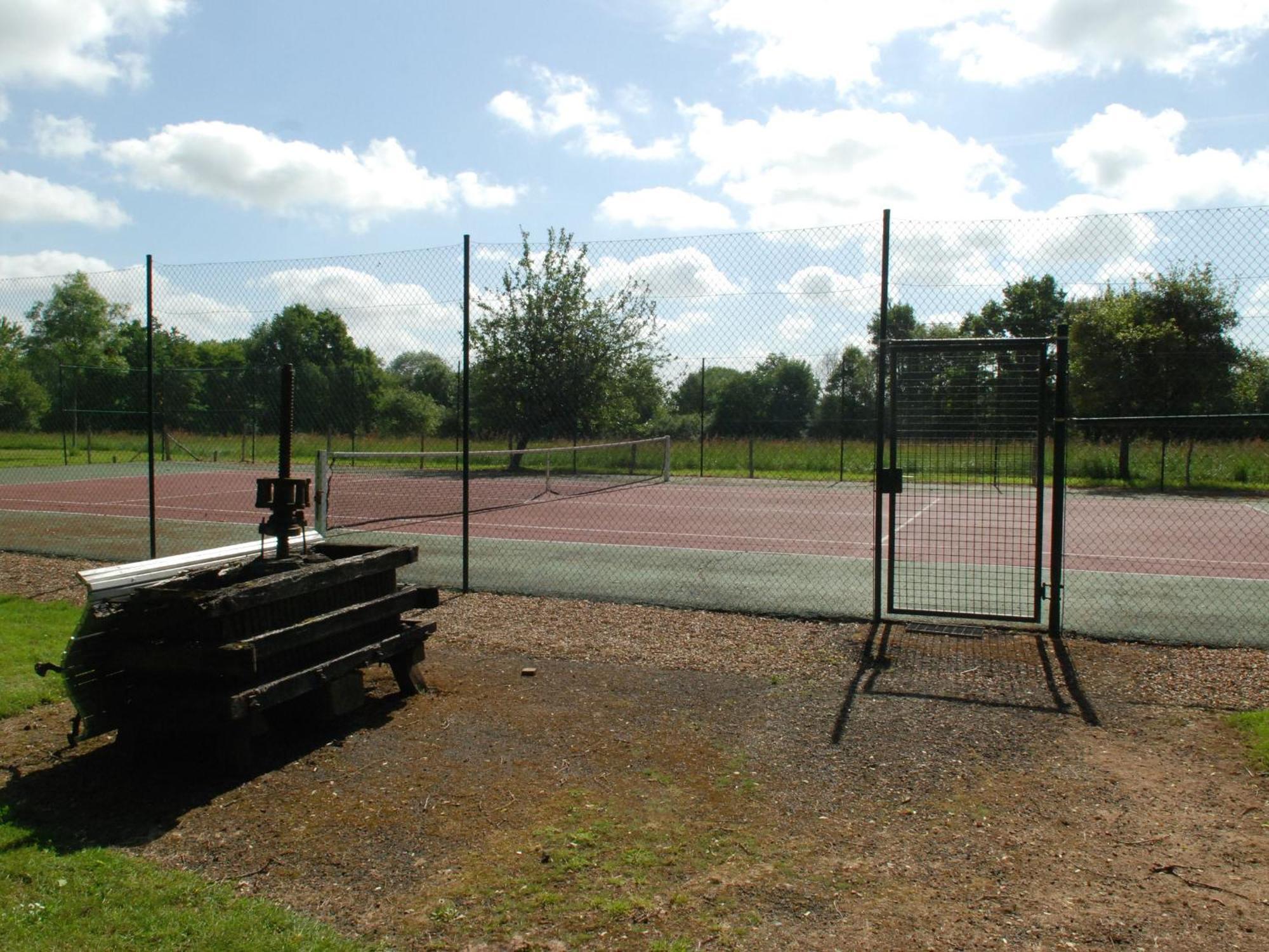 Gite Charmant Avec Piscine Chauffee, Tennis Et Jardin Pres De Beaumont-Sur-Sarthe - Fr-1-410-214 Villa Maresché Eksteriør bilde